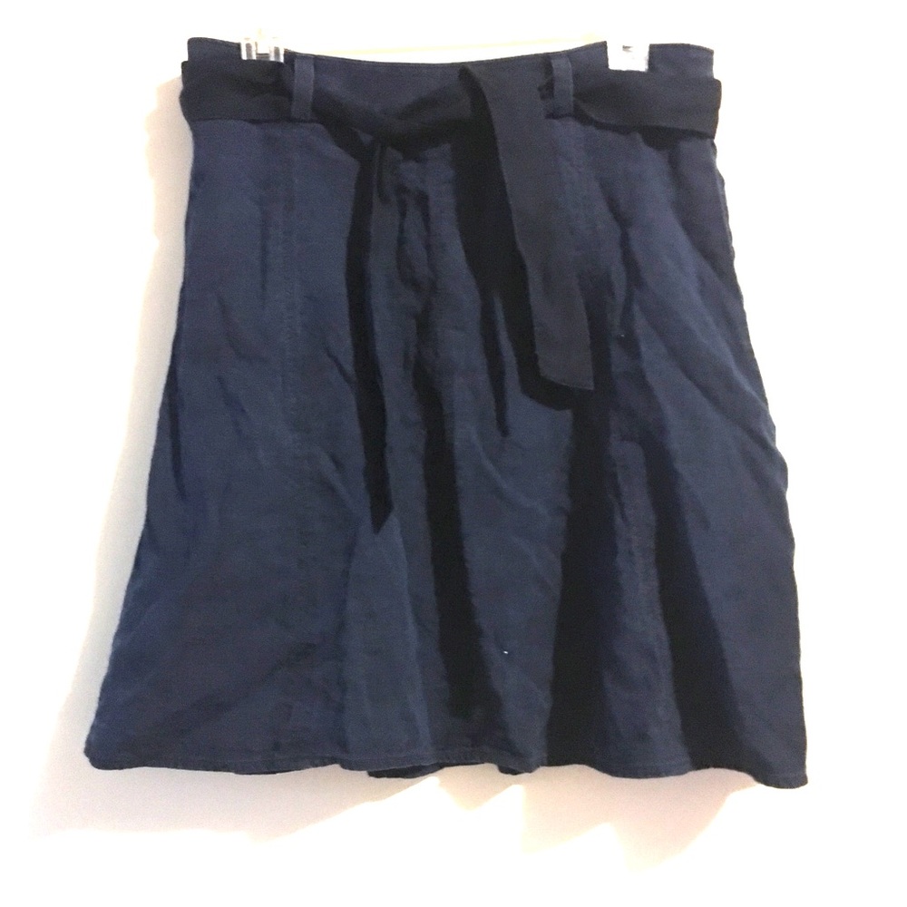Banana Republic navy skirt w/ belt